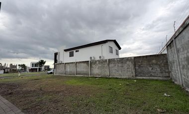 terreno Esquinero en Isla celeste de 250 m2