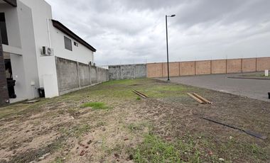 terreno Esquinero en Isla celeste de 250 m2