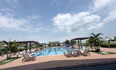 terreno Esquinero en Isla celeste de 250 m2