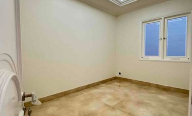 Rumah bagus di Taman Kedoya Baru Residence Full Terenovasi Semi Furnish harga bagus