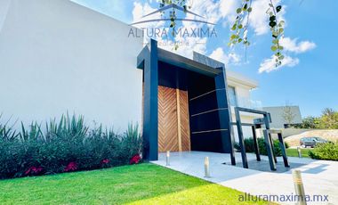 Lujosa Residencia en Venta Bosque de las Lomas Zapopan Zona Andares