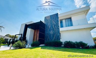 Lujosa Residencia en Venta Bosque de las Lomas Zapopan Zona Andares