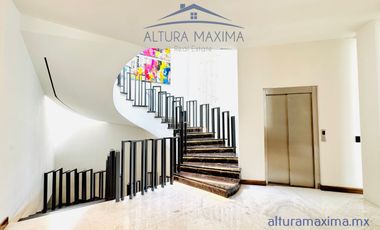 Lujosa Residencia en Venta Bosque de las Lomas Zapopan Zona Andares