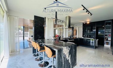 Lujosa Residencia en Venta Bosque de las Lomas Zapopan Zona Andares