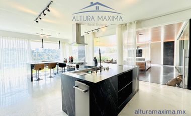 Lujosa Residencia en Venta Bosque de las Lomas Zapopan Zona Andares
