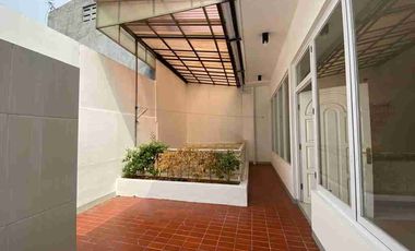 Disewakan Rumah Bagus Tanjung Duren Utara