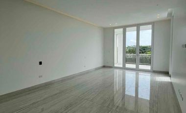 Se vende casa por estrenar en Aires del Batán con ascensor Vista al Lago