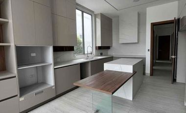 Se vende casa por estrenar en Aires del Batán con ascensor Vista al Lago