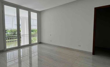 Se vende casa por estrenar en Aires del Batán con ascensor Vista al Lago