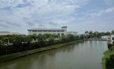 Se vende casa por estrenar en Aires del Batán con ascensor Vista al Lago