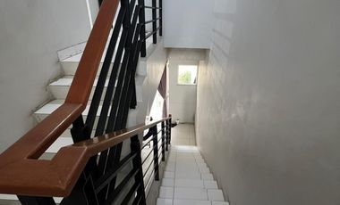 DISEWAKAN RUMAH FURNISH DALAM CLUSTER DI SUMMARECON BEKASI