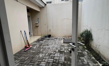 DISEWAKAN RUMAH FURNISH DALAM CLUSTER DI SUMMARECON BEKASI