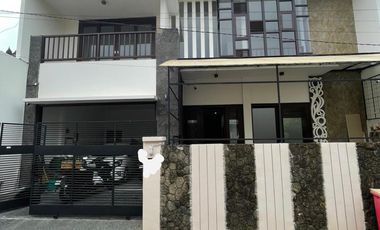 FOR RENT HUNIAN FURNIHSED 5BR AKSES DEKAT JALAN UTAMA BYPAS SANUR