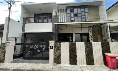 FOR RENT HUNIAN FURNIHSED 5BR AKSES DEKAT JALAN UTAMA BYPAS SANUR
