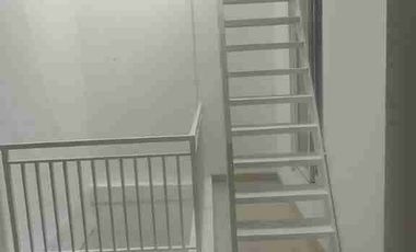 Dijual rumah bagus 3 lantai 4 kamar tidur di Pluit