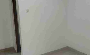 Dijual rumah bagus 3 lantai 4 kamar tidur di Pluit