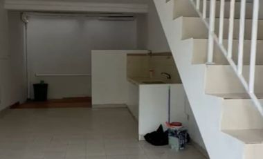 DISEWAKAN CEPAT RUMAH DI MUTIARA TAMAN PALEM