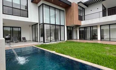 Se vende casa amoblada 5 habitaciones en Blue Bay • Isla Mocolí