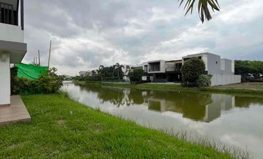 Se vende casa amoblada 5 habitaciones en Blue Bay • Isla Mocolí