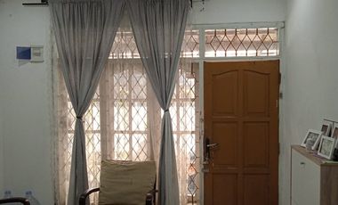 Jual Rumah Siap Pakai, Aman dan Strategis Tengah Kota