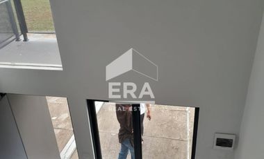 Disewakan Rumah Brand New Modern Minimalis di Rolling Hills Karawang