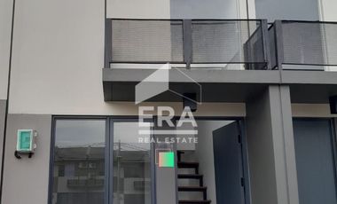 Disewakan Rumah Brand New Modern Minimalis di Rolling Hills Karawang