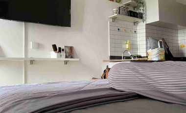 disewakan apartment full furnish bagus type studio lokasi strategis fasilitas lengkap., depan universitas dan rumah sakit eka hospital kota harapan indah