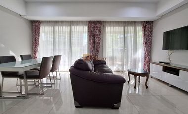 Luxury Living Starts Here – Apartemen Nyaman furnish Disewakan Apartemen townhouse di Taman Anggrek Residence lokasi strategis