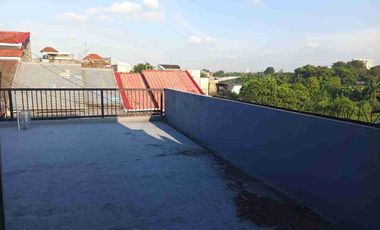 Jual Cepat Rumah 2 Lantai Strategis di Bintara Bekasi Barat