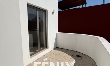 Casa en Venta: Fracc. Santa María Coatepec- Diseño minimalista y amplio jardín