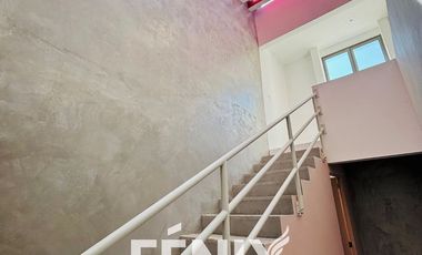 Casa en Venta: Fracc. Santa María Coatepec- Diseño minimalista y amplio jardín