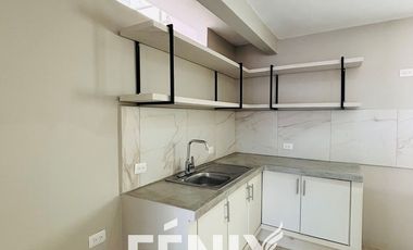 Casa en Venta: Fracc. Santa María Coatepec- Diseño minimalista y amplio jardín