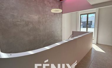 Casa en Venta: Fracc. Santa María Coatepec- Diseño minimalista y amplio jardín