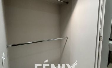 Casa en Venta: Fracc. Santa María Coatepec- Diseño minimalista y amplio jardín