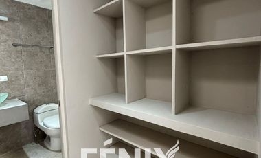 Casa en Venta: Fracc. Santa María Coatepec- Diseño minimalista y amplio jardín