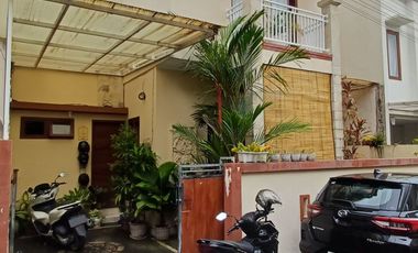 House For Sale At Padangsambian, Strategic Location In Residential Area, Furnished And Maintained House, Close To Main Road Of Mahendradatta Utara