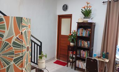 House For Sale At Padangsambian, Strategic Location In Residential Area, Furnished And Maintained House, Close To Main Road Of Mahendradatta Utara