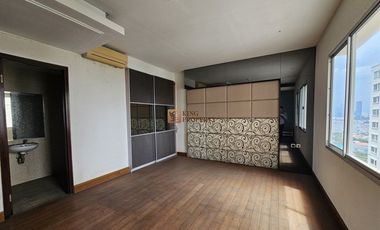 Siap siap Cuan! Nego sampai deal Dijual 2br Renovasi jadi 1br luas siap huni semi furnished Apartemen Mediterania Marina Ancol Residence