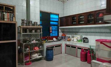 🚨 DIJUAL CEPAT – KOSAN + RUMAH TINGGAL + GUDANG STRATEGIS KENDARI BARAT! 🚨