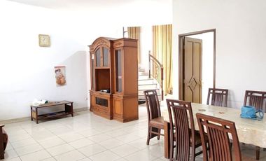 Dijual Rumah Luas Siap Huni di Kawasan Batununggal