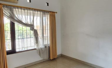 Dijual Rumah Luas Siap Huni di Kawasan Batununggal