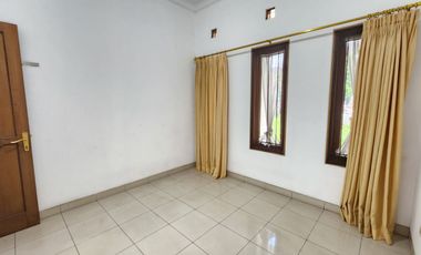 Dijual Rumah Luas Siap Huni di Kawasan Batununggal