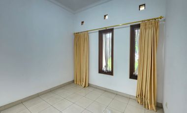 Dijual Rumah Luas Siap Huni di Kawasan Batununggal