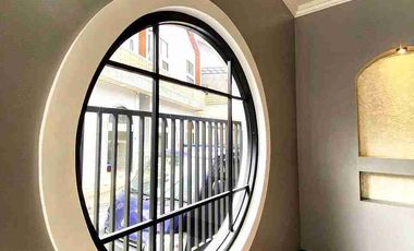 rumah cantik di perumahan cluster belakang UNS Mojosongo jebres