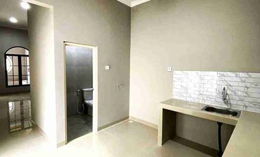 rumah cantik di perumahan cluster belakang UNS Mojosongo jebres