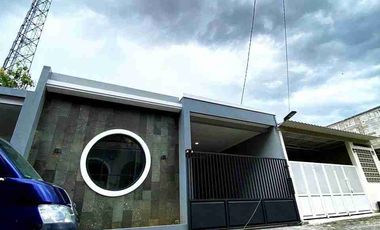 rumah cantik di perumahan cluster belakang UNS Mojosongo jebres