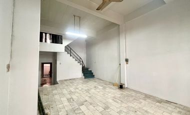 Rare Item!!! Property near the Skytrain generating 6% annual return! For sale: 3-storey townhome near MRT Bang Khae and Bang Khae Market, 3-storey