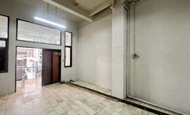 Rare Item!!! Property near the Skytrain generating 6% annual return! For sale: 3-storey townhome near MRT Bang Khae and Bang Khae Market, 3-storey