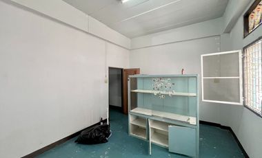 Rare Item!!! Property near the Skytrain generating 6% annual return! For sale: 3-storey townhome near MRT Bang Khae and Bang Khae Market, 3-storey