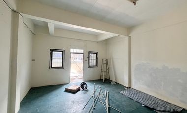 Rare Item!!! Property near the Skytrain generating 6% annual return! For sale: 3-storey townhome near MRT Bang Khae and Bang Khae Market, 3-storey